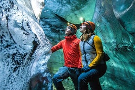 Krävande glaciärvandring och isgrotta halvdagstur från Skaftafell