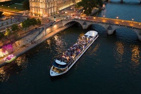 Paris Gourmetmiddag Seine River Cruise med sångare och DJ Set