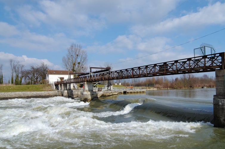 photo of view of Noisiel , dam on marne river, Noisiel, France.