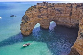 Visita privada a la cueva de Benagil - Paseo en barco desde Armação de Pêra