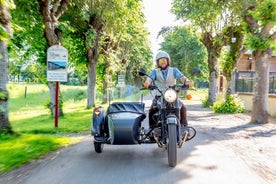 Tour privado en medio día de Normandía en un sidecar con degustaciones de sidra de Normand