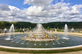 Visite guidée privée du château de Versailles et de Giverny au départ de Paris