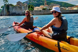 Budva: 3-klukkustunda ferð á paddleboard eða kajak að strandhellum