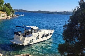 Excursão privada de barco cinco estrelas de dia inteiro no arquipélago de Zadar