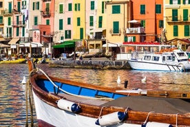 Tour privado de Cinque Terre en minivan y ferry desde Lucca