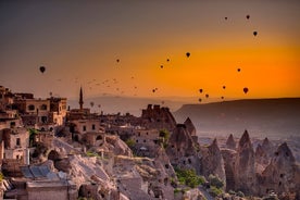 SIN COLA: Tour de Capadocia con cata de vinos y modelado de arcilla 