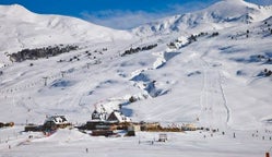 Los mejores viajes de esquí en Baqueira, en España