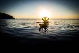 Experiencia de kayak de mar al amanecer con desayuno