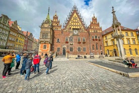 Wrocław: Old Town and Ostrów Tumski Walking Tour in English