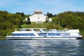 Walhalla tour by boat in Regensburg