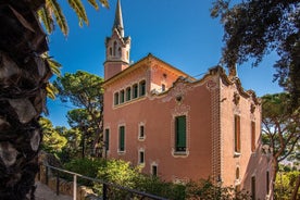 Park Guell Small Group Guided Tour with Skip the Line Ticket