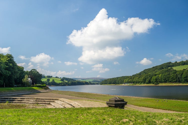 Damflask reservoir, Sheffield, South Yorkshire, England, UK