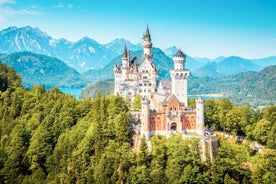 From Munich: Neuschwanstein Castle & Linderhof Premium Tour