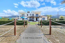 Seafront Villa Sea Gem - Private Beach Area & Infinity Pool