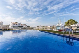 Piso de 2 habitaciones, 3 piscinas y cerca del mar