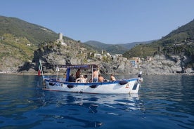 Passeio matinal de barco a Cinque Terre: café da manhã e brunch a bordo