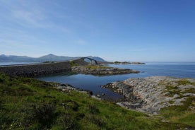 Molde: Atlantic Ocean Road & Varden Audio Guide Bus Tour