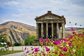 Tagesausflug: Garni, Geghard, Symphonie der Steine und Lavash backen