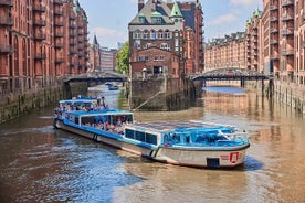 Hamburg: 2-hour harbor cruise