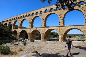 ทัวร์ส่วนตัวจาก Pont du Gard ไปยัง Villeneuve Les Avignon และ Châteauneuf du Pape พร้อมชิมไวน์