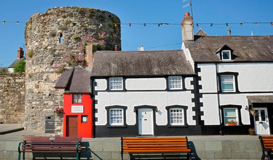 Photo of Smallest House in Great Britain, Wales.