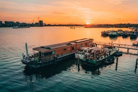 Crucero todo incluido por las aguas de Ámsterdam con cena