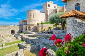 Von Tirana: Burg Kruja, der alte Basar und Sarisalltik