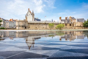 Reflecting pool