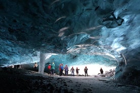 2 päivän kierros: Blue Ice Cave, Jokulsarlon, Black Beach ja vesiputoukset