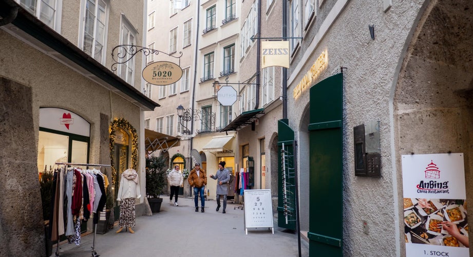 shutterstock_2589656187-min.jpg