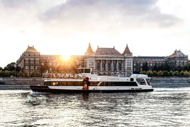 Budapest: Premium Sightseeing Cruise with Tokaj Frizzante