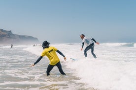 Lección de surf de 90 minutos en la costa oeste del Algarve