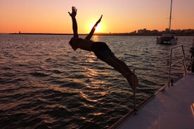 Sonnenuntergangstour auf einer Luxus-Segelyacht ab Vilamoura