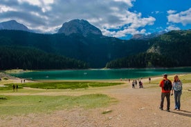 Tour door Noord-Montenegro, Durmitor, Tara en Ostrog