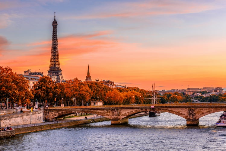 Sunset view of Eiffel tower and Seine river in Paris, France. Autumn Paris.jpg