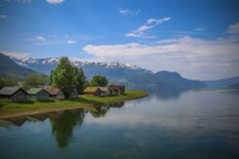 Auto medie a noleggio a Sandane, in Norvegia