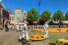 Liten gruppe Alkmaar ostemarked og bytur *engelsk*