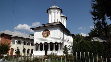 Photo of the facade of the Administrative Palace of Craiova (today Dolj Prefecture and County Council), an imposing historical monument located on the territory of Craiova, Romania.