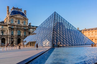 Louvre Pyramid