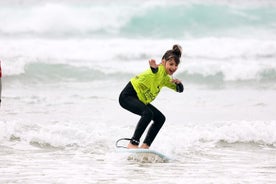 Sesión de surf para niños durante las vacaciones escolares (8-13 años)