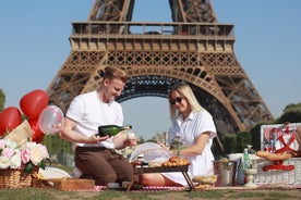 Paris Photo Shoot Session – Eiffel Tower Photographer