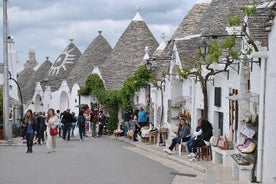 Alberobello com um guia turístico local!