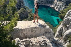 Cassis: Calanques National Park Guided Hiking Half-Day Trip