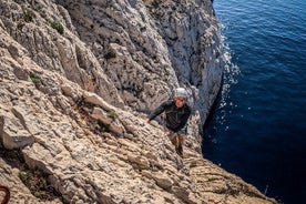 Uppgötvun að klifra stórar leiðir í Calanques í Marseille