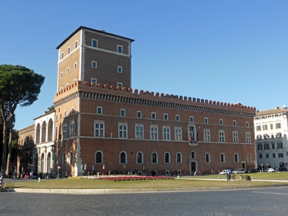photo of Palazzo Venezia in Rome, Italy .