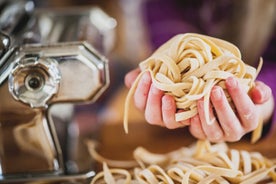 Florence: Pasta Cooking Class with Unlimited Wine