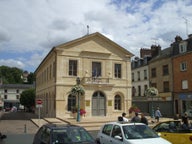 Station wagon rental in Meru, France