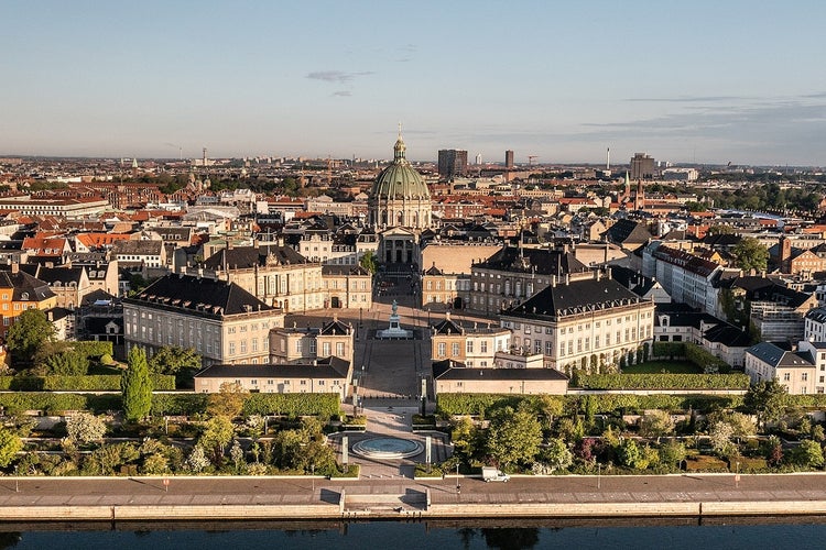 Amalienborg_Palace_4.jpg