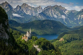 Neuschwanstein and Hohenschwangau plus Oberammergau Private Tour