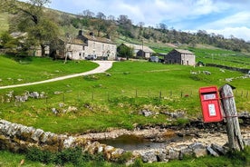 Tour esclusivo per piccoli gruppi alle Yorkshire Dales e all'abbazia di Fountains da York